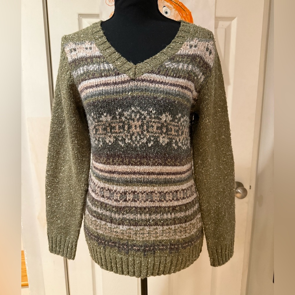 One on One Women's Olive Patterned Sweater Size Small